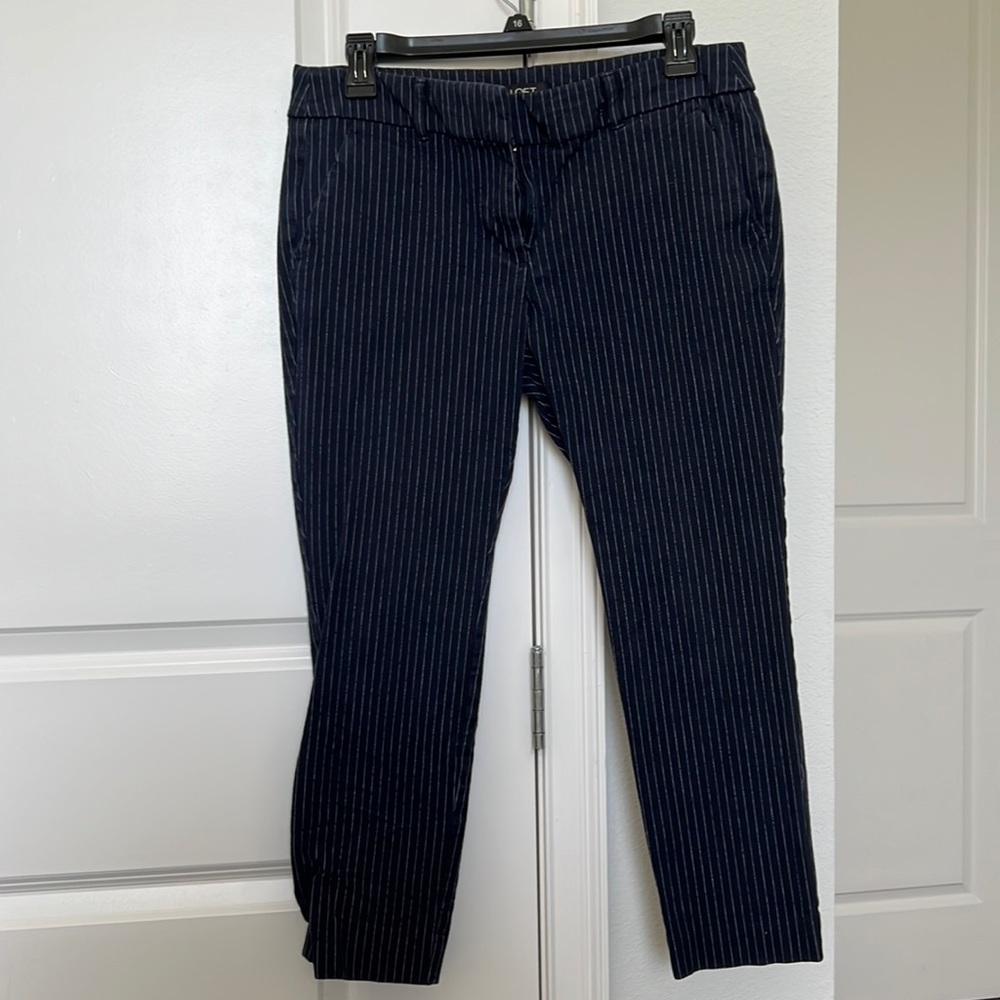 Loft Marissa Style Skinny Ankle Cropped Navy Blue Pinstripe Pant Size 6.
